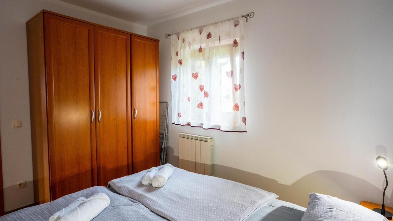 Apartma Tri Oljke Доброво Экстерьер фото