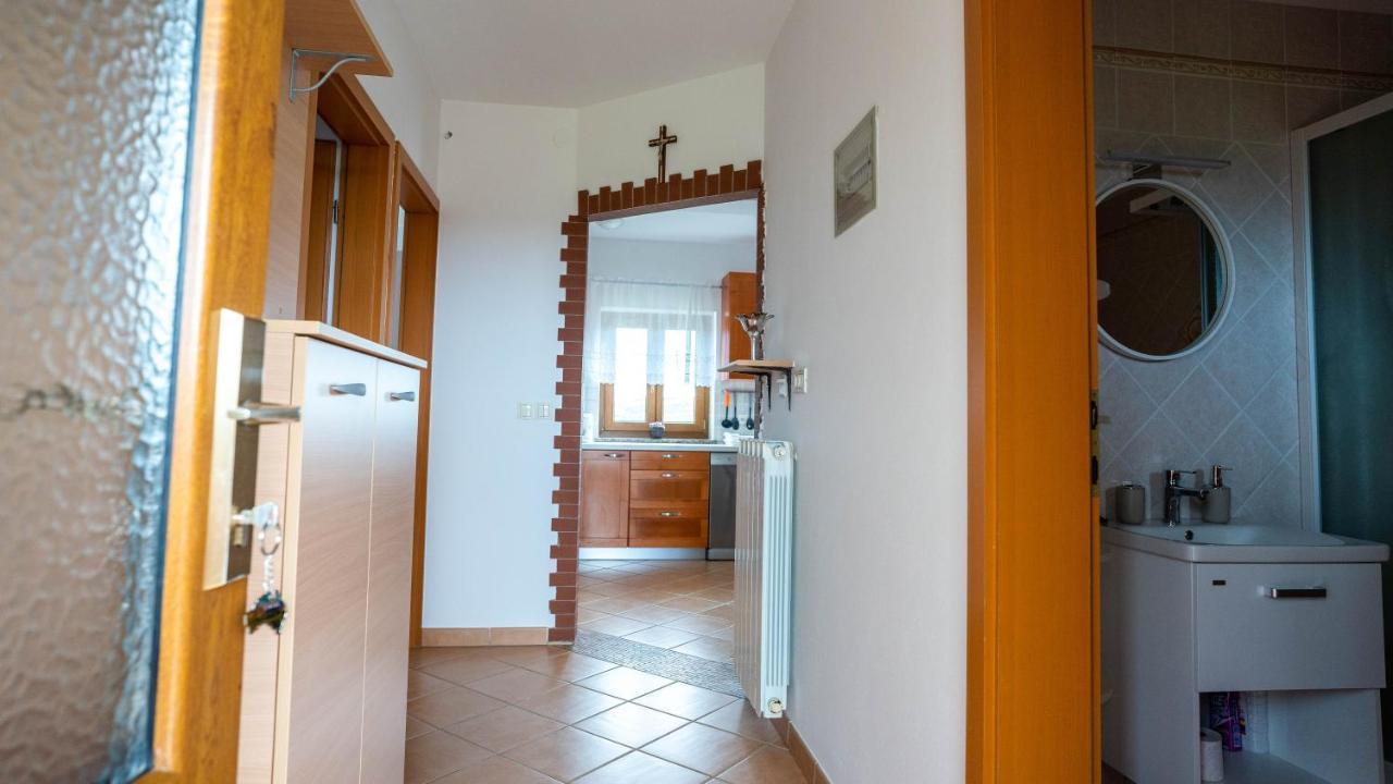 Apartma Tri Oljke Доброво Экстерьер фото